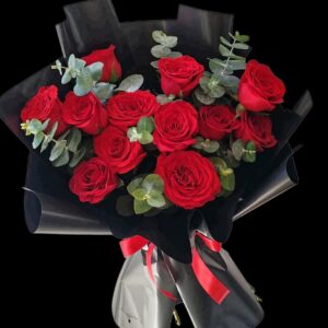 red roses acaliptus bouquet